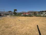512 m² Land available in Sir Lowrys Pass