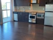 515 352 Front Street W