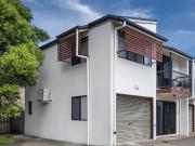 Affordable & Spacious 2 bedroom Unit in Heart of Caboolture