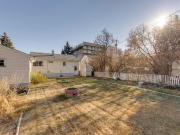519 34 Street NW Calgary, AB T2N 2X8