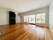51 Renwick Street, Glen Iris VIC 3146 House For Rent |...
