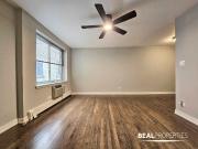 528 Oakdale Studio Apartment for Rent at 528 West...