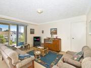 5/2 4 Mountain View Avenue, Miami, QLD 4220
