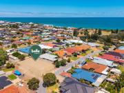 52 Paradise Circuit, Halls Head, 6210, WA