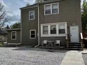 53202273 1645 E St