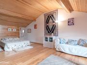 53413 Quarto com cama de casal em apartamento.
