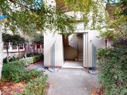 5/39 Mitford Street, Elwood