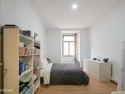 543690 Quarto com cama de casal em.