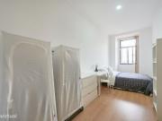 543692 Quarto com cama de casal em.
