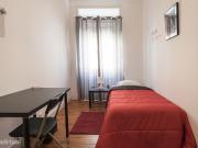54646 Quarto com cama de solteiro em.