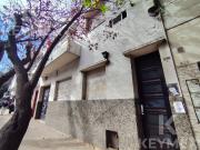 54 ENTRE 8 Y 9 IMPORTANTE CASA EN ALQUILER EN CENTRO DE...