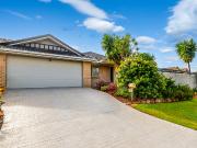 54 philben drive ormeau qld duplexsemi detached for rent...