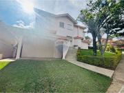 550 Área Útil Casa de Condomínio Alugar, 4 Dormitórios...