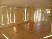 $550 per week / $2,200 Bond