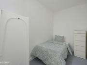 554501 Quarto com cama de solteiro em casa.