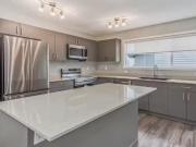 55600927 15675 18 Ave Sw