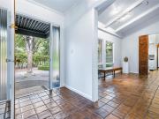 556 E Pontiac Way