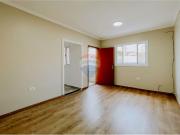 55 Área Útil Casa Alugar, 2 Dormitórios localizado em...