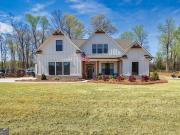 567 Storey Ln, Jefferson, GA