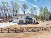 567 Storey Ln, Jefferson, GA