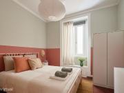 569637 Renovated double bedroom in Marqus.
