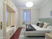 569638 Quarto com cama de casal em.