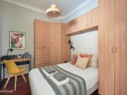 569642 Cozy double bedroom in Marqus de Pombal
