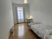 573739 Quarto individual em apartamento de.