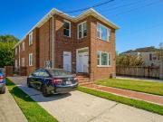 5819 21 S Johnson Street