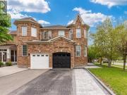 5915 Whitehorn Avenue, Mississauga, ON, L5V 2Z2 house...