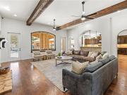 5921 Lago Vista Drive