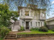5956 Canning St, Oakland, CA 94609