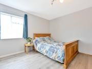 59 Stream Close, West Byfleet 2 bedrooms Property for...