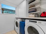 5 528 E 2ND STREET, North Vancouver, BC V7L 0G8...