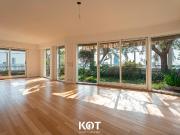 5 Ambientes con dependencia tres cocheras y baulera en...
