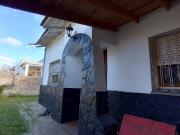 5 AMBIENTES CON HERMOSO TERRENO