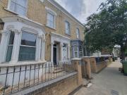 5 Bed House | 2 Modern Baths | 5 Mins to Zone 2 St