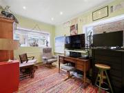 9 bed house for sale