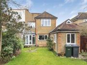 5 bed house for sale