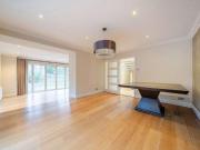 5 bed house for sale