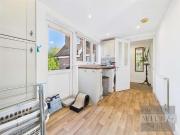 5 bed house for sale