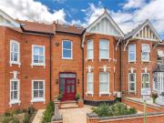 5 bed house for sale