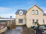 5 bed house for sale