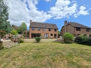 5 bed house for sale
