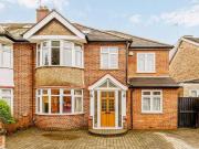 5 bed house for sale