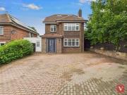 5 bed house for sale
