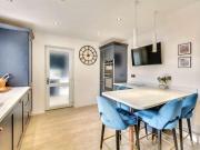 5 bed house for sale