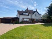 5 bed house for sale