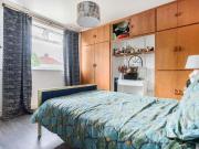 5 bed house for sale