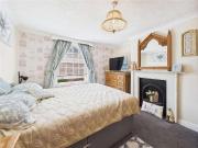 5 bed house for sale